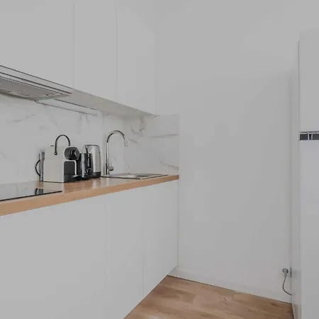 Modern - 2br-6p- * Levallois-Perret
